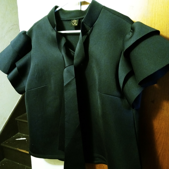 Women's casual shit w. Attached tie - Picture 2 of 2